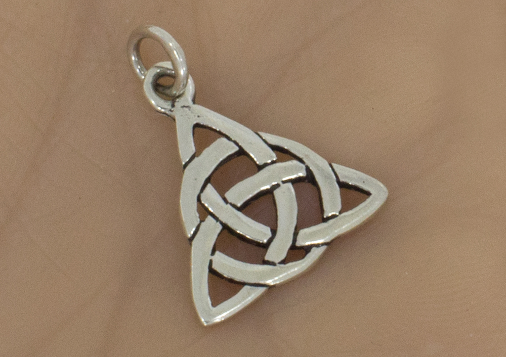 Silberanhänger keltischer Knoten